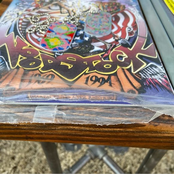All Like New - 1994 Woodstock - Collectable Dog Tags, Arm Band and Comic Book - Picture 13 of 15